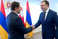 وزير دفاع أرمينيا سورين بابيكيان يلتقي برئيس وزراء جورجيا إيراكلي غاريباشفيلي في تبليسي