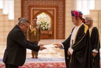 Ambassador Hrachya Poladian presents credentials to the Sultan of Oman