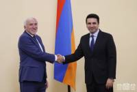 Alen Simonyan a reçu la délégation conduite par Jiri Ruzhichka