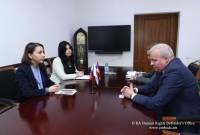 Омбудсмен Армении на встрече с послом РФ подняла вопрос возвращения 
задерживаемых в Азербайджане военнопленных 

