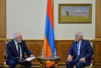 Encuentro del presidente de la República de Armenia con el director del Fondo Nacional 
Armenia