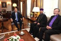 Константинопольской патриарх ААЦ провел встречу с главой МИД Турции

