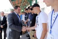 Министр обороны РА посетил Центральный призывной пункт: начался летний призыв

