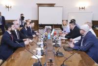 Mirzoián expuso la situación de Nagorno-Karabaj a diputados búlgaros