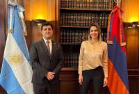 El embajador Virabián se reunió con la vicepresidenta del Senado de la Argentina, Carolina 
Losada