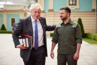 À Kiev,  Johnson propose un «programme de formation des forces ukrainiennes»