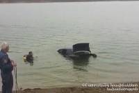 Автомобиль упал в  водохранилище Азати и затонул