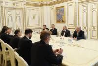 رئيس وزراء أرمينيا نيكول باشينيان يستقبل المدير العام لشركة روساتوم الحكومية الروسية أليكسي 
ليكاتشيف 