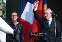 عاشت الصداقة الأرمنية الفرنسية-تحيا أرمينيا وفرنسا-نائب رئيس الوزراء الأرميني مهير كريكوريان بحفل 
في السفارة الفرنسية-