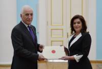 La nouvelle Ambassadrice d'Albanie présente ses lettres de créance au Président 
Khatchatourian  
