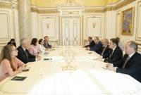 رئيس وزراء أرمينيا نيكول باشينيان يستقبل نائب رئيس البوندستاغ الألمانية كاترين غورينغ إيكاردت والوفد 
المراقق