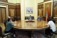 El asesor del primer ministro de Armenia y la embajadora de Francia discutieron los últimos 
desarrollos regionales