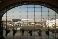 Paris'te havalimanında bıçaklı şüpheli alarmı
