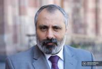 Cualquier estatus dentro de Azerbaiyán es inaceptable para Artsaj, dijo el canciller Babaián