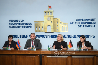 Пресс-конференция министра экономики Армении Ваана 
Керобяна и министра экономического сотрудничества и 
развития Германии Свеньи Шульце