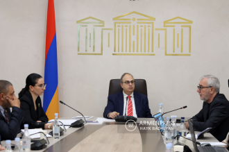 جلسة لجنة قضايا الدولة القانونية الدائمة في البرلمان الأرمني
